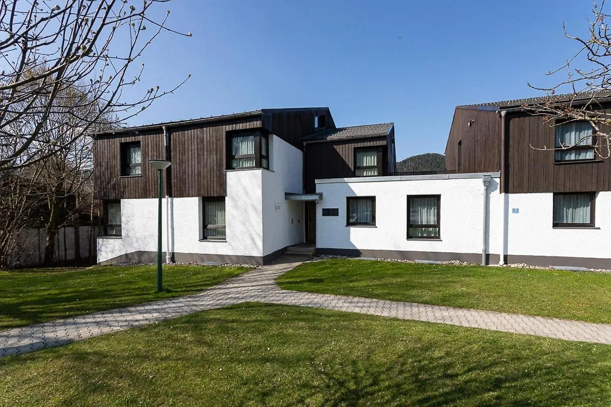 Maurers Schlierseetraum: Stylish Ground Floor Apartment with Enclosed Terrace