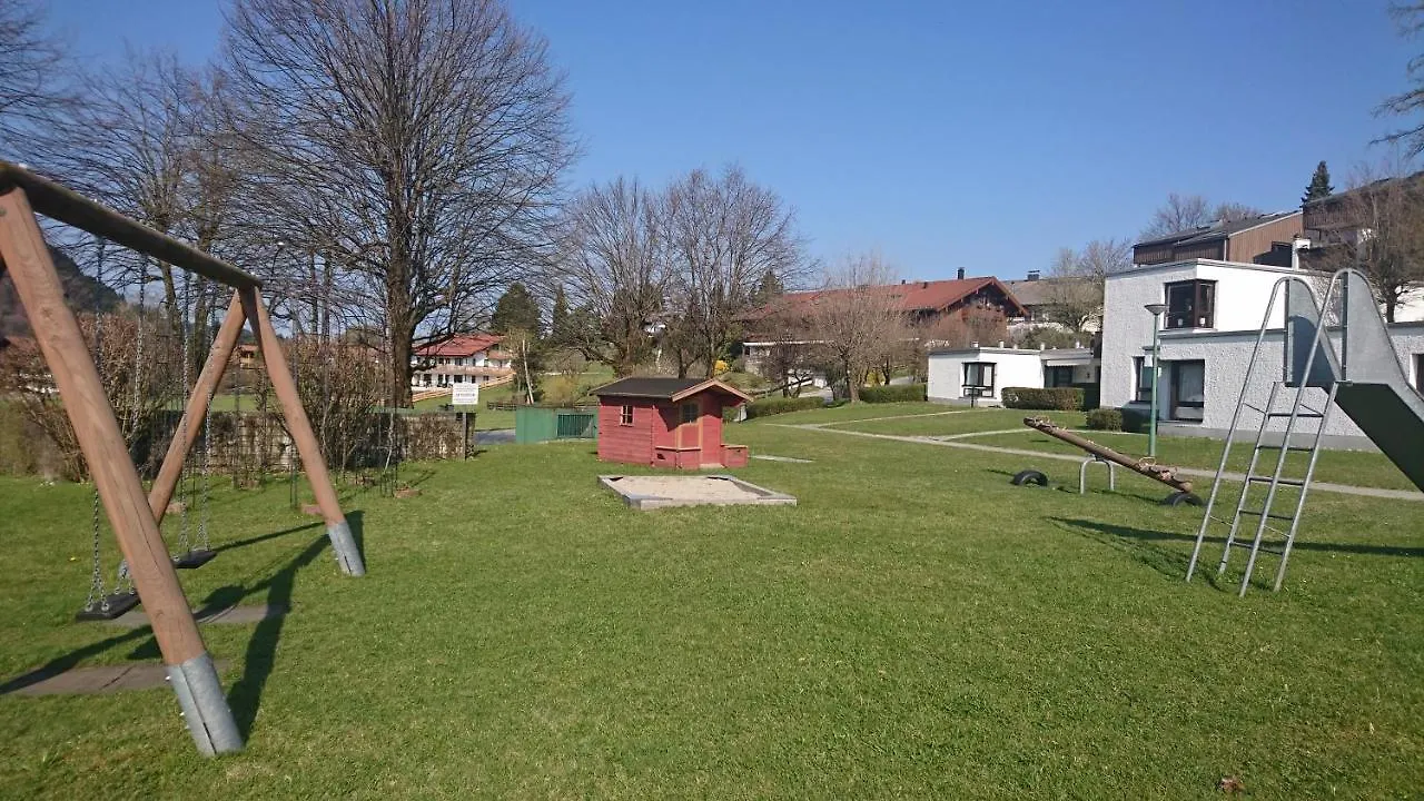 Maurers Schlierseetraum: Stylish Ground Floor Apartment with Enclosed Terrace